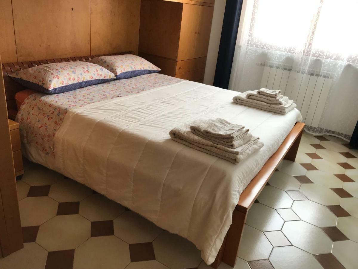 La Casa Fra Gli Ulivi Apartment เลริชี ภายนอก รูปภาพ